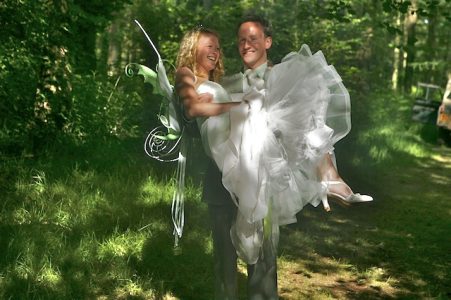 Aperture: 5.6
Camera: Canon EOS-1DS
Iso: 125
Orientation: 1 Woodland Weddings