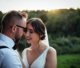 Author: Emma Stoner
Aperture: 3
Camera: Canon EOS 5D Mark IV
Iso: 320
Copyright: Emma Stoner https://emmastonerweddings.com/
