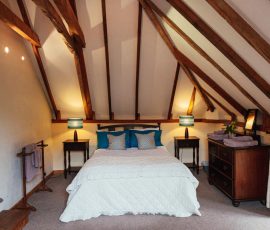 Author: Emma Stoner
Aperture: 6
Camera: Canon EOS 5D Mark III
Iso: 1600
Copyright: Emma Stoner Allensdown Barn Bedroom