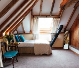 Author: Emma Stoner
Aperture: 6
Camera: Canon EOS 5D Mark III
Iso: 1600
Copyright: Emma Stoner Allensdown Barn Bedroom
