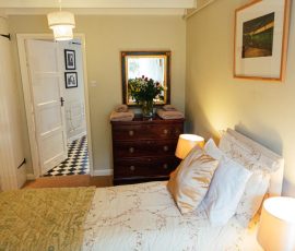 Author: Emma Stoner
Aperture: 5
Camera: Canon EOS 5D Mark III
Iso: 1600
Copyright: Emma Stoner Luxurious Linen in Every Room