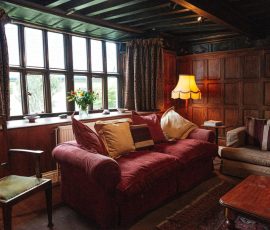 Author: Emma Stoner
Aperture: 5
Camera: Canon EOS 5D Mark III
Iso: 1600
Copyright: Emma Stoner Oak Paneling and Mullioned Windows in Drawing Room